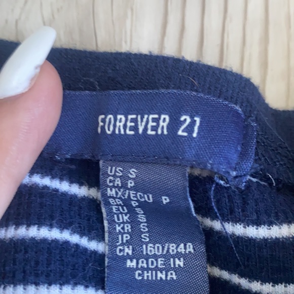 blue and white pin stripped crop top - Picture 2 of 3